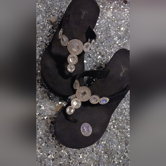 Chic Black Rhinestone Sandals - Picture 5 of 6